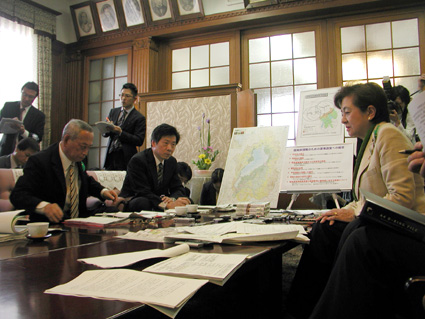 経産副大臣、大飯再稼動の理解求める