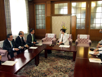 ショック　県道の国交付金、県予算の39％に