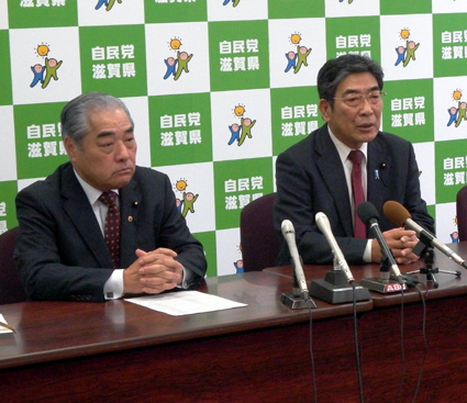 酒気帯び運転容疑　逮捕の県議