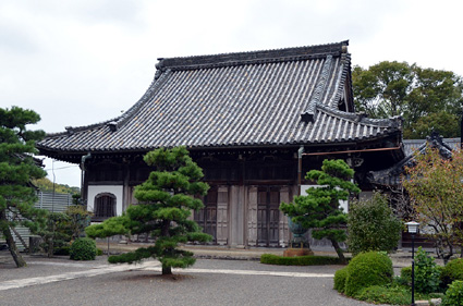 蒲生氏の菩提寺「信楽院本堂」