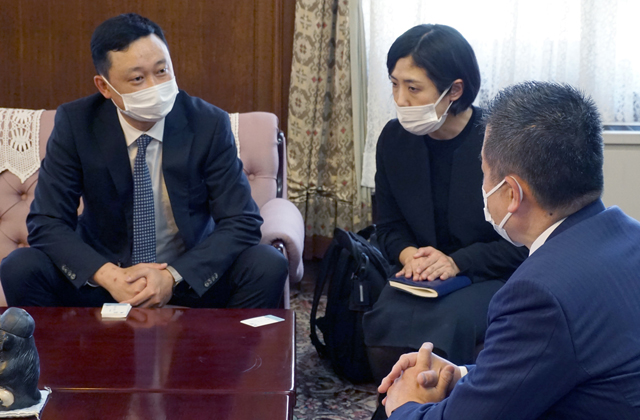 ファーウェイ・ジャパン会長が知事を表敬訪問