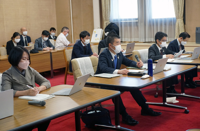 県議会 知事と会派との政策協議