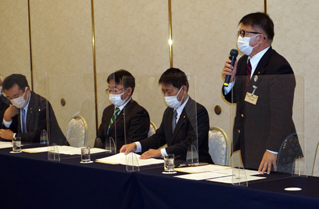 自民県連、候補者調整難航