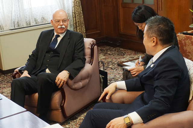 ドイツ駐日大使と大阪・神戸総領事
