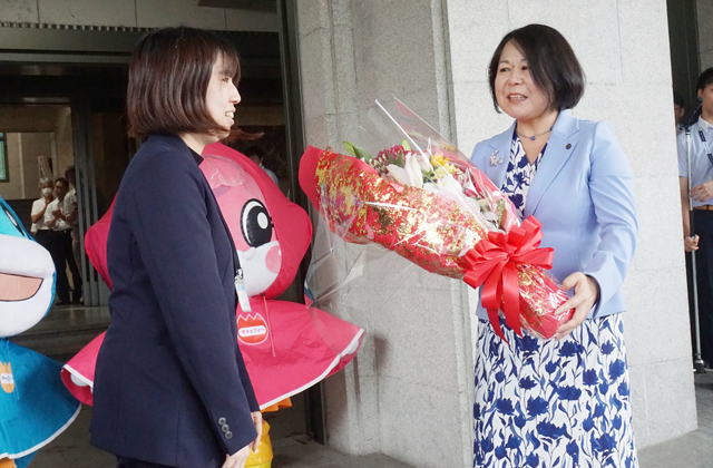 大杉住子副知事が退任