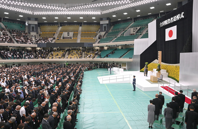 滋賀県からは59人の遺族が参列 全国戦没者追悼式