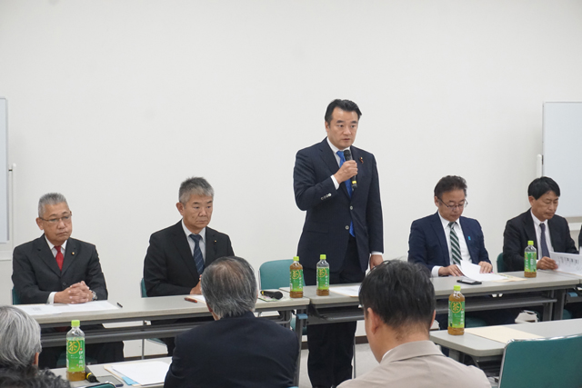 自民党県連 新会長に小鑓氏選出