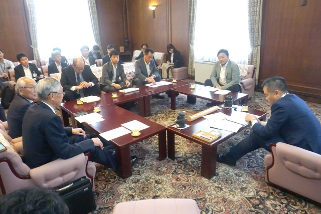 県からまちの書店振興のモデルを