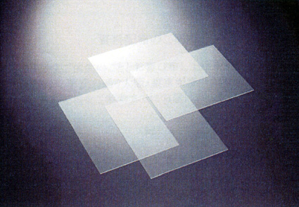 プラズマディスプレイの技術活用してスマートフォンの強化ガラス量産