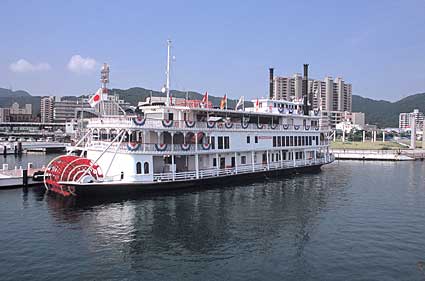 琵琶湖汽船が南湖航路で