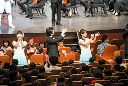 湖国の子どもら8000人　びわ湖ホールで舞台芸術を鑑賞