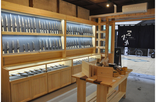 商店街を盛り上げる刃物専門店