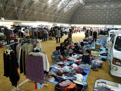 ドラゴンハットでフリーマーケット