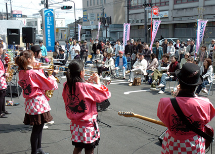 第2回びわこＪＡＺＺフェスティバルin東近江 街角に160余りのバンド出演