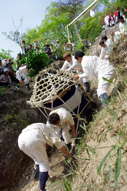 スリル満点、手に汗