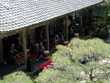 愛東中ブラバンや若鮎太鼓など 百済寺さつきコンサート