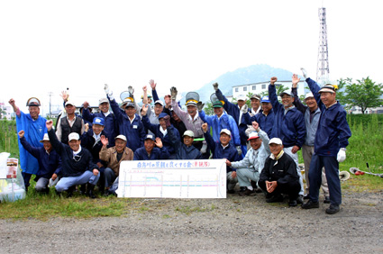 活動100回を達成 白鳥川の景観を良くする会