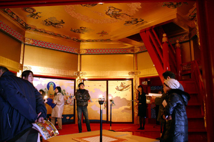 安土城天主内で説明会 現代名工の技術間近に