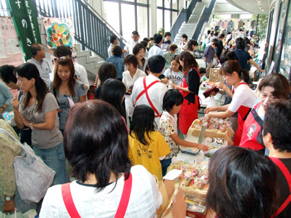 地域の活力につなげる！「あかね直販ブース」