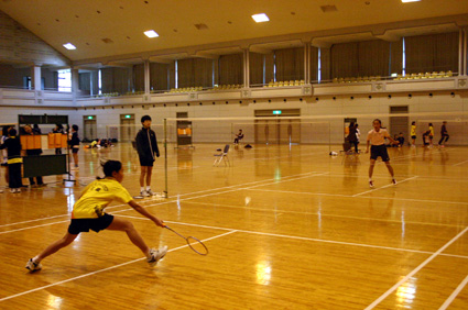 バドミントンで姉妹都市交流