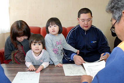 福島県から避難 ４人家族が県消防学校へ