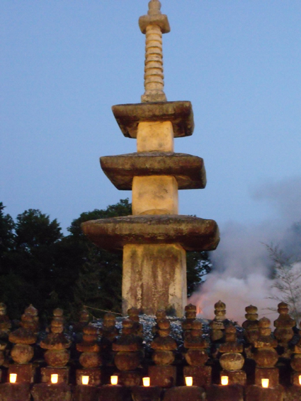 ともしびに願いを込めて「第22回石塔フェスティバル」