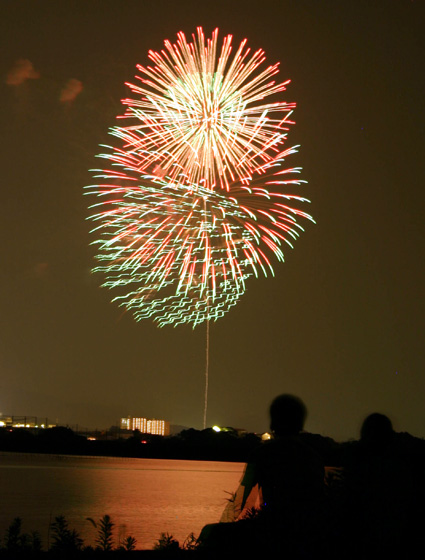 東北支援の市民祭典「第26回八幡てんびんまつり」