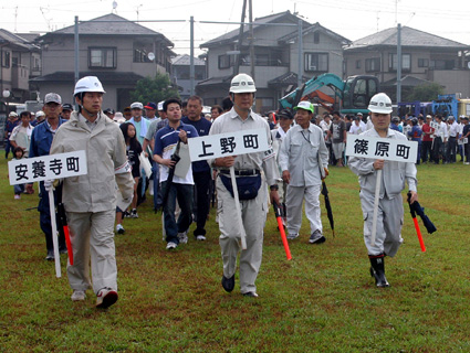 台風の豪雨に直下地震 避難・防御・復旧に連携