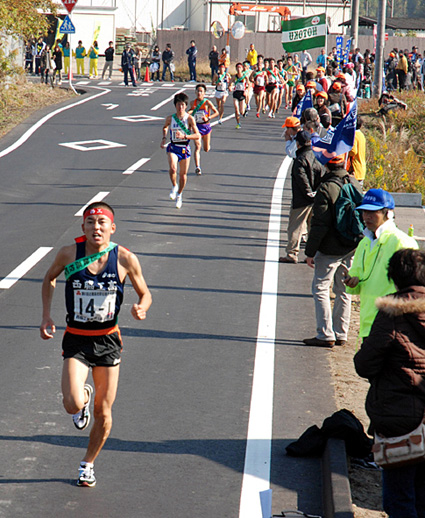 布引グリーンスタジアム発着 あす、蒲生地区内で近畿高校駅伝