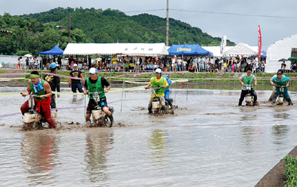 大中Ｄ－1グランプリ!泥田で乗用溝切り機レース