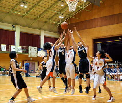 県内外の女子バスケットボールチームが参戦！「かふかWinter Cup'12」