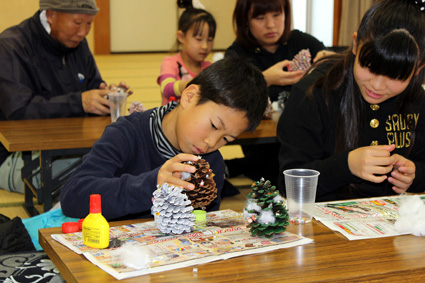 まつぼっくりのツリーで