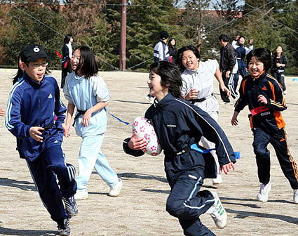 三世代交流タグラグビー世代を超えて楽しもう