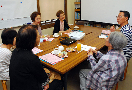 思いが繋がる「茶談話」役立つ身近な話題