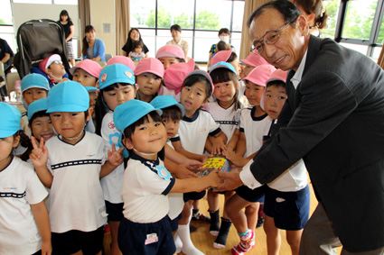 熊本地震被災地へ 義援金9千円