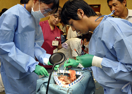 子ども対象に病院探検ツアー