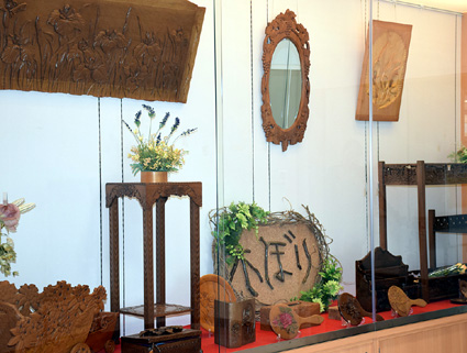 中江さんの木彫り作品展