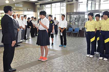 全国中学校体育大会出場激励会 1団体1ペア3選手が出場