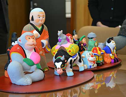 小幡人形を市に寄贈 願う文化伝承と発展 | 滋賀報知新聞