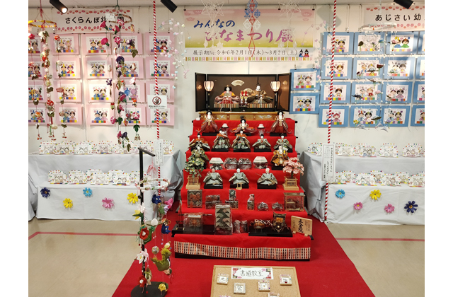 園児の塗り絵200点 みんなのひなまつり展