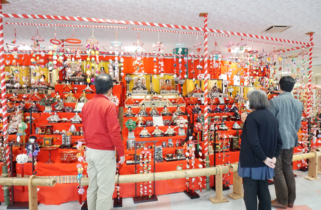 公民館フェスタ～竜王のおひなさん～竜王いろはかるた貼り絵も同時展示