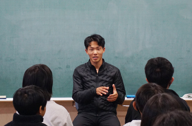 長く走るコツを伝授 駒澤大の安原さんが講師に