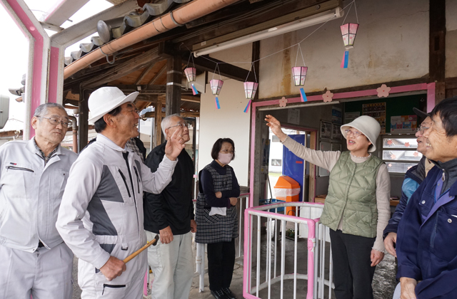 近江鉄道桜川駅 春らんまん飾りつけ