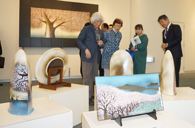 布引焼　小嶋太郎さん作陶65年記念展