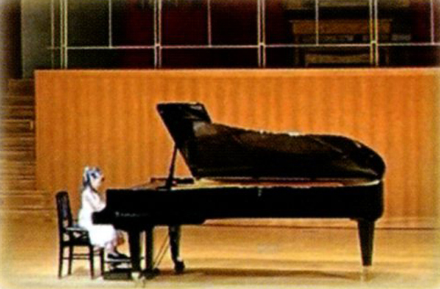 音楽ホールで演奏 子ども音楽家募集