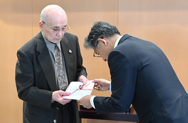 法人設立以来35年間 子どもの読書充実に寄付