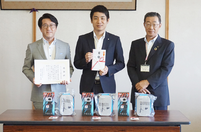キノンビクス株式会社が日野町へアクションカメラ3台寄贈
