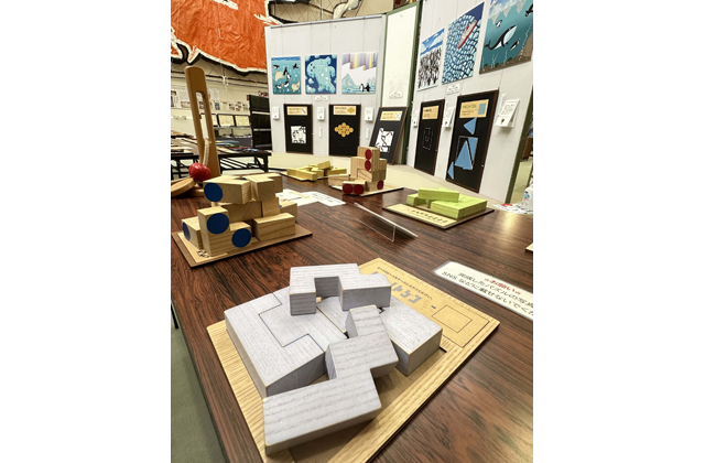 150種類のパズルがずらり いざパズルの世界へ