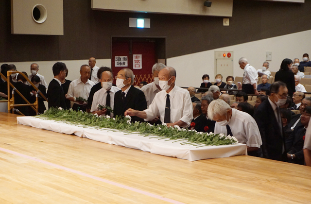 鎮魂と平和の祈り捧げる 東近江市戦没者追悼式