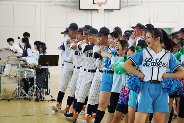甲子園　初戦突破へ 熱増す応援、選手に届け